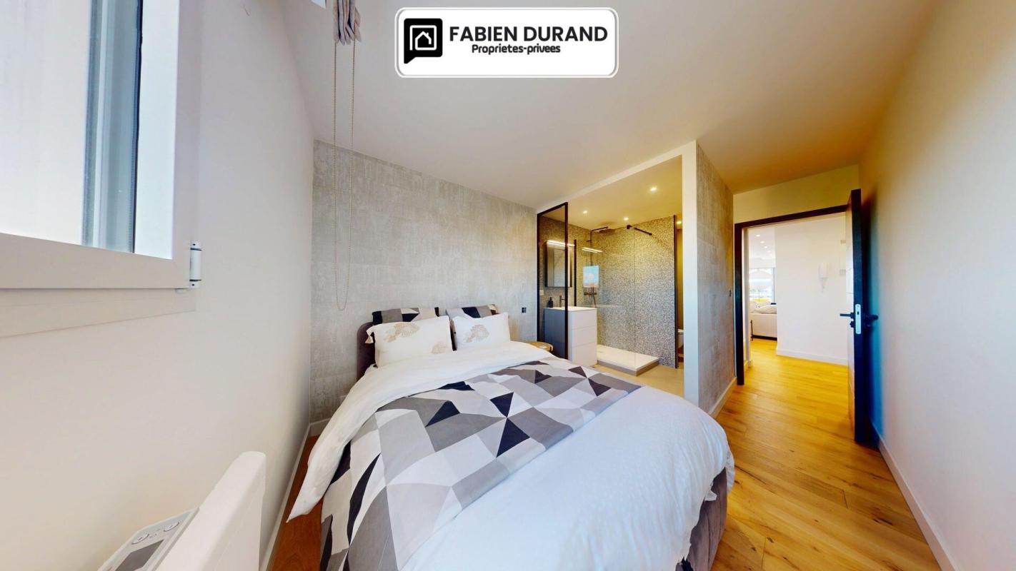 FREJUS Appartement Unique à Frejus  Plage 3 pièce(s) 70 m2 avec Garage Cave Parking 5