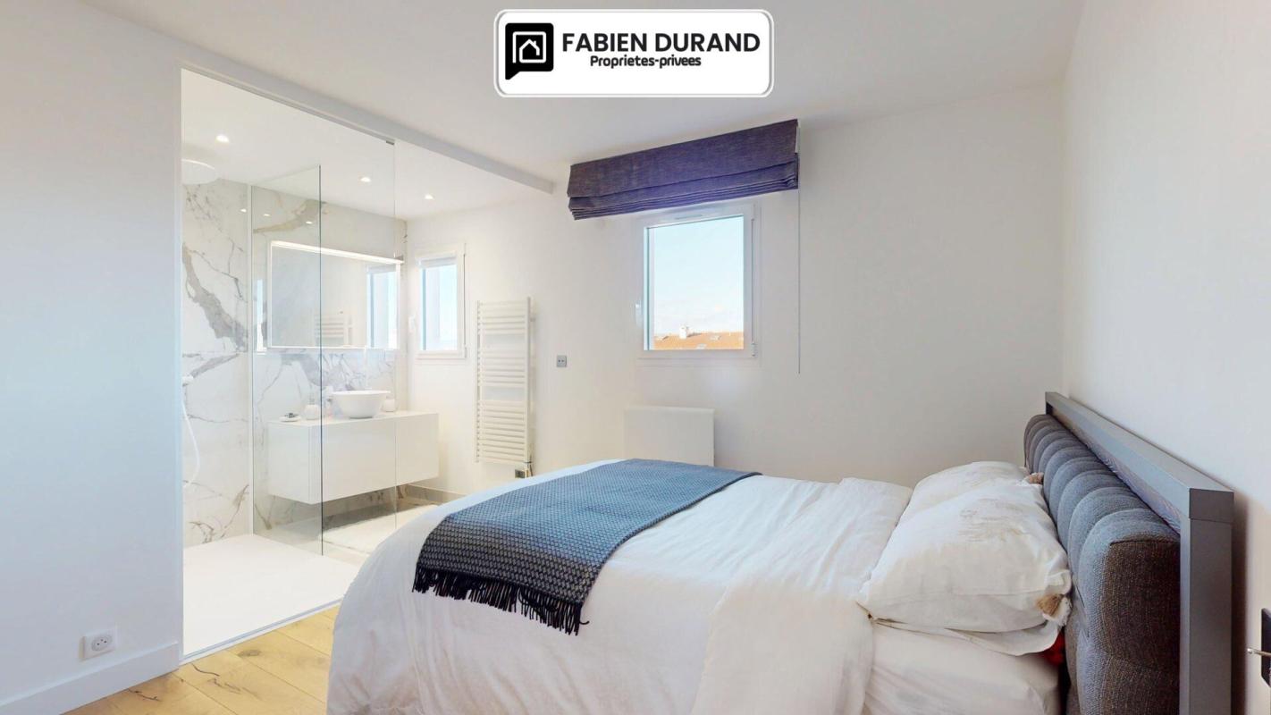 FREJUS Appartement Unique à Frejus  Plage 3 pièce(s) 70 m2 avec Garage Cave Parking 7