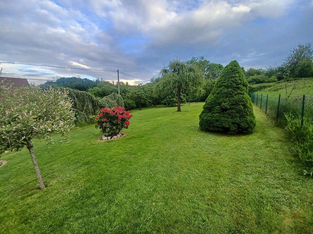 SAINTE-GAUBURGE-SAINTE-COLOMBE Maison proche Sainte Gauburge Sainte Colombe 6 pièce(s) 109 m2 17