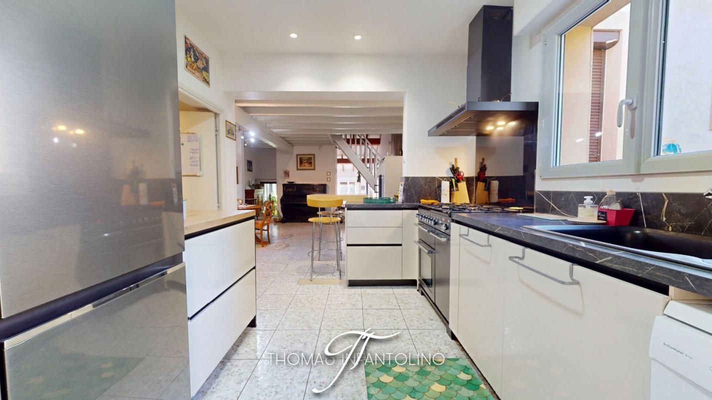 CARCASSONNE EN EXCLUSIVITE - MAISON D'ARCHITECTE - 3 CHAMBRES - MEZZANINE - PISCINE - 2 GARAGES 11