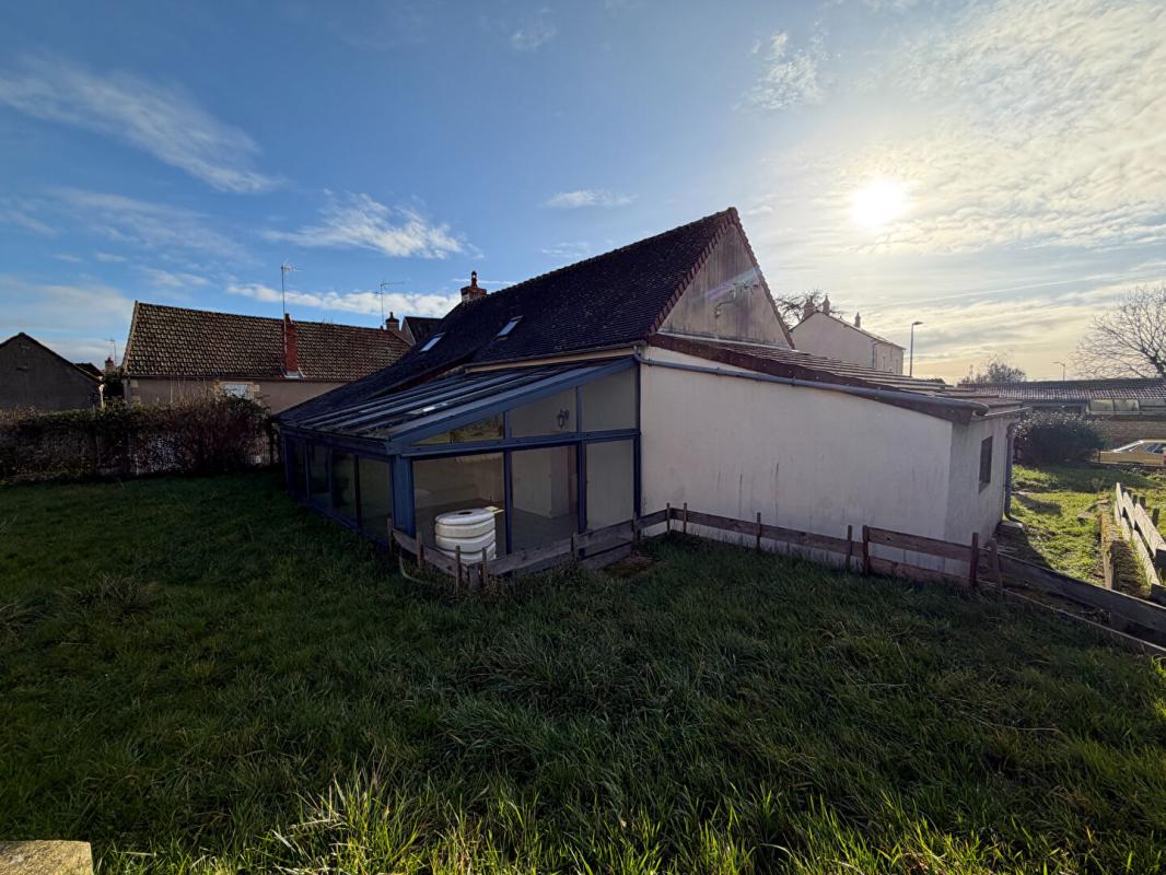 COULANGES-LES-NEVERS Jolie maison ancienne à Coulanges Les Nevers 4