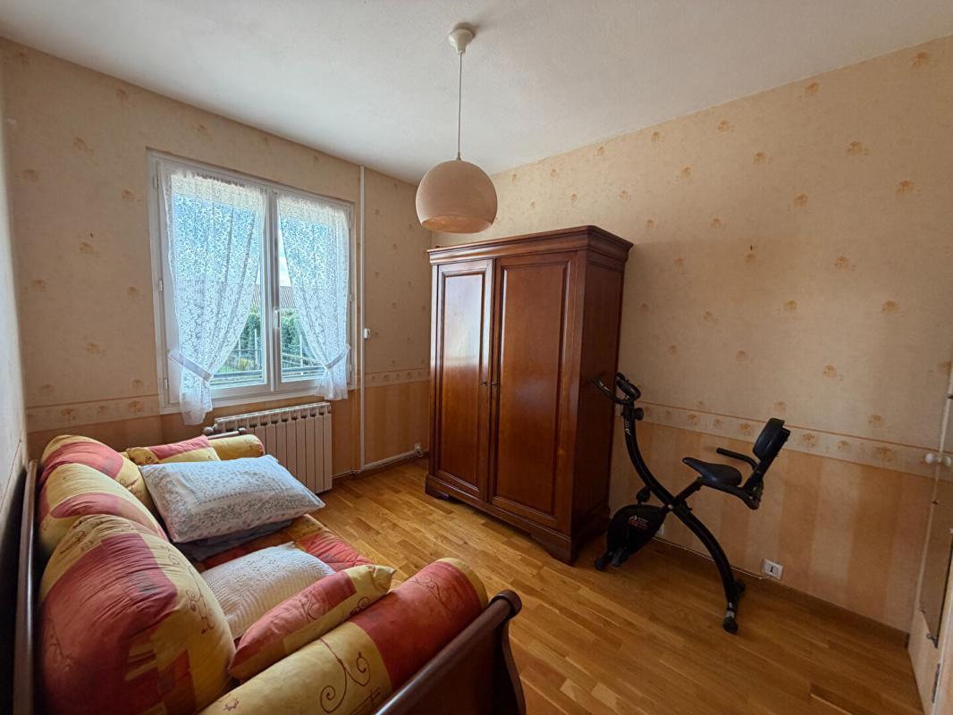 VARENNES-VAUZELLES Joli pavillon sur sous sol à Varennes Vauzelles 8