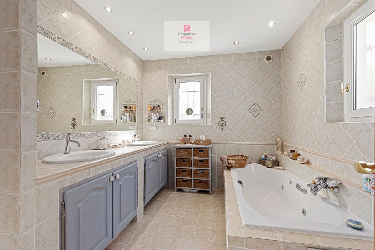 FAYENCE Villa de prestige de 275M2 avec vue panoramique -Fayence (83440) 15