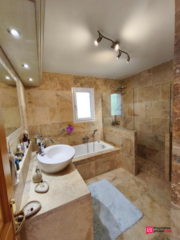 LE LUC Maison lumineuse de 146m2 avec piscine au Luc-en-Provence 8