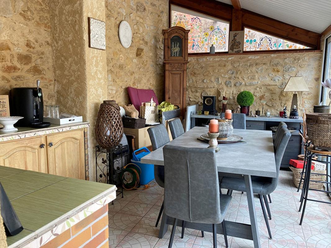 PRAYSSAC Immeuble à Prayssac 2 appartements loués avec terrasses 12