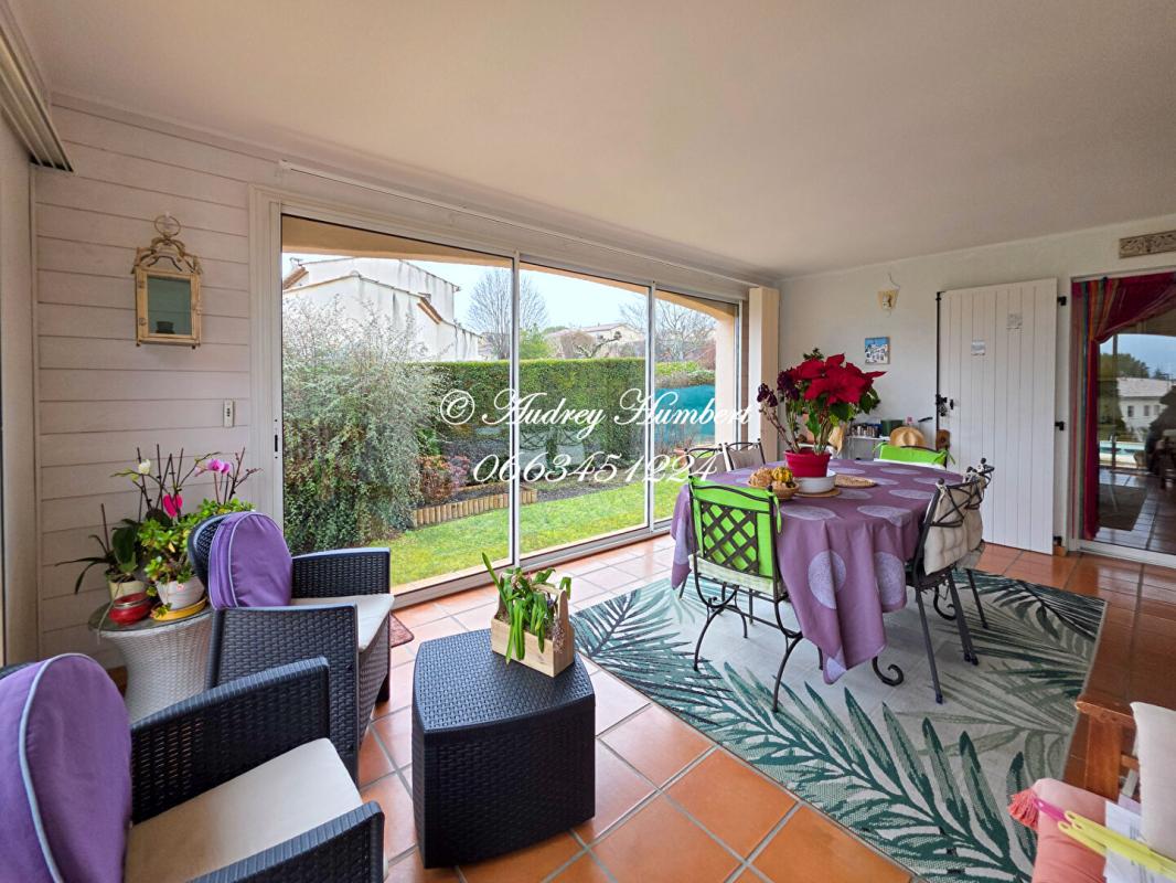 PIERREVERT PIERREVERT, SUPERBE VILLA de 165 m² avec piscine, jardin clos et arboré de 1100 m² et belles prestations 13