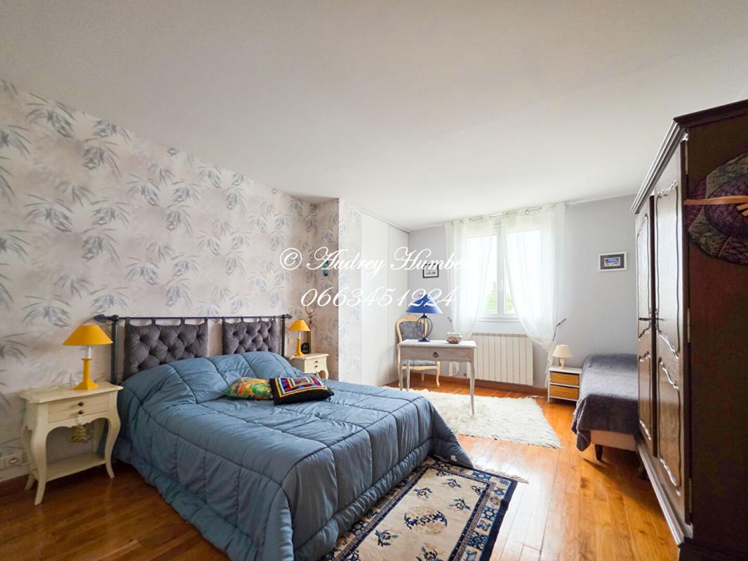 PIERREVERT PIERREVERT, SUPERBE VILLA de 165 m² avec piscine, jardin clos et arboré de 1100 m² et belles prestations 9