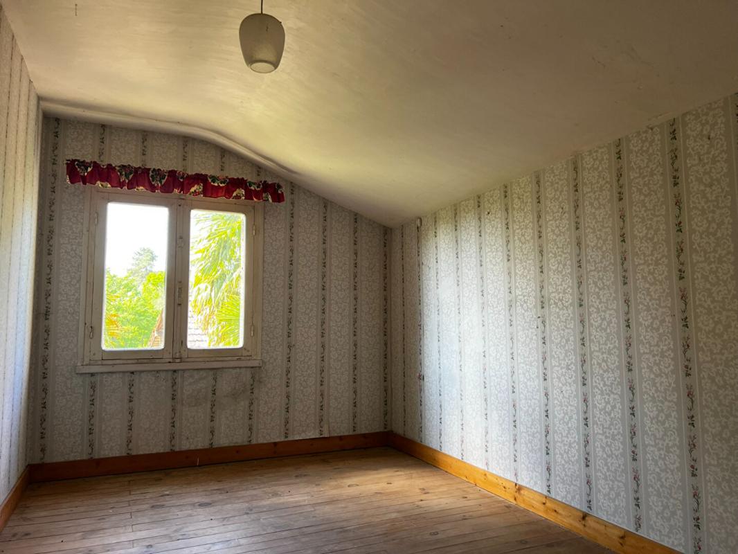 NOTRE-DAME-DE-SANILHAC Maison T5/6 d'env. 200 m2 avec étang, verger et nombreuses annexes sur SANILHAC (24660) 14