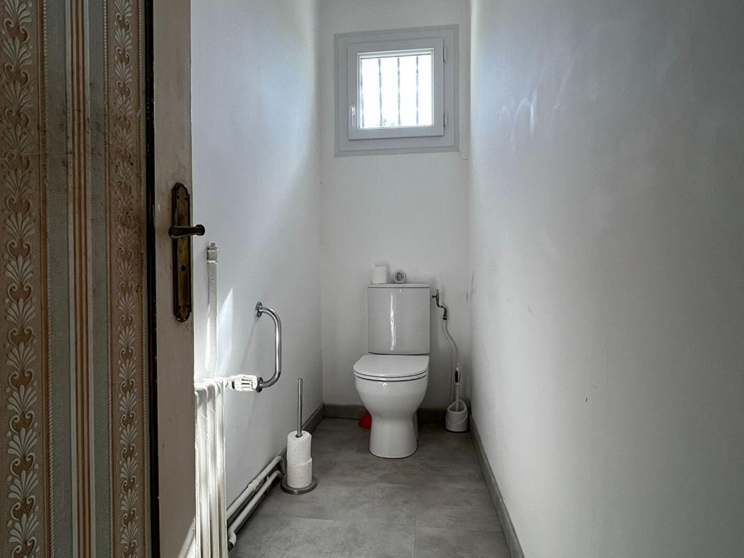 NOTRE-DAME-DE-SANILHAC Maison T5/6 d'env. 200 m2 avec étang, verger et nombreuses annexes sur SANILHAC (24660) 8