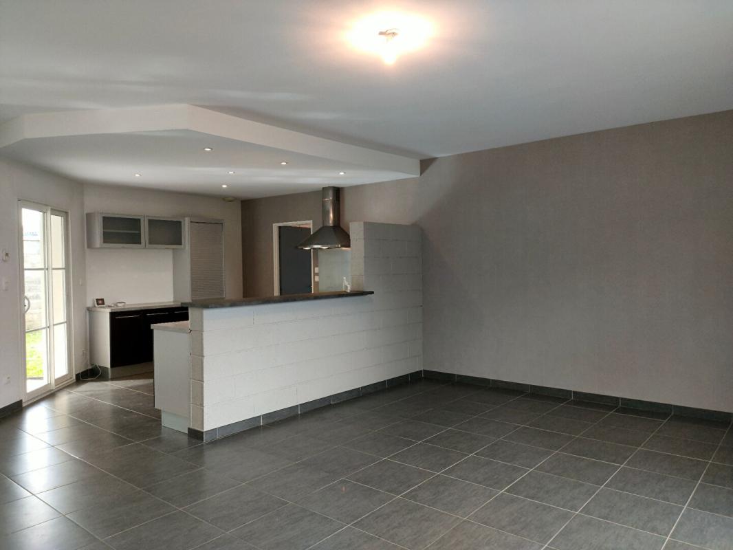 BEYCHAC-ET-CAILLAU MAISON 120 m² - GARAGE 15 m² - TERRAIN 680 m² 12