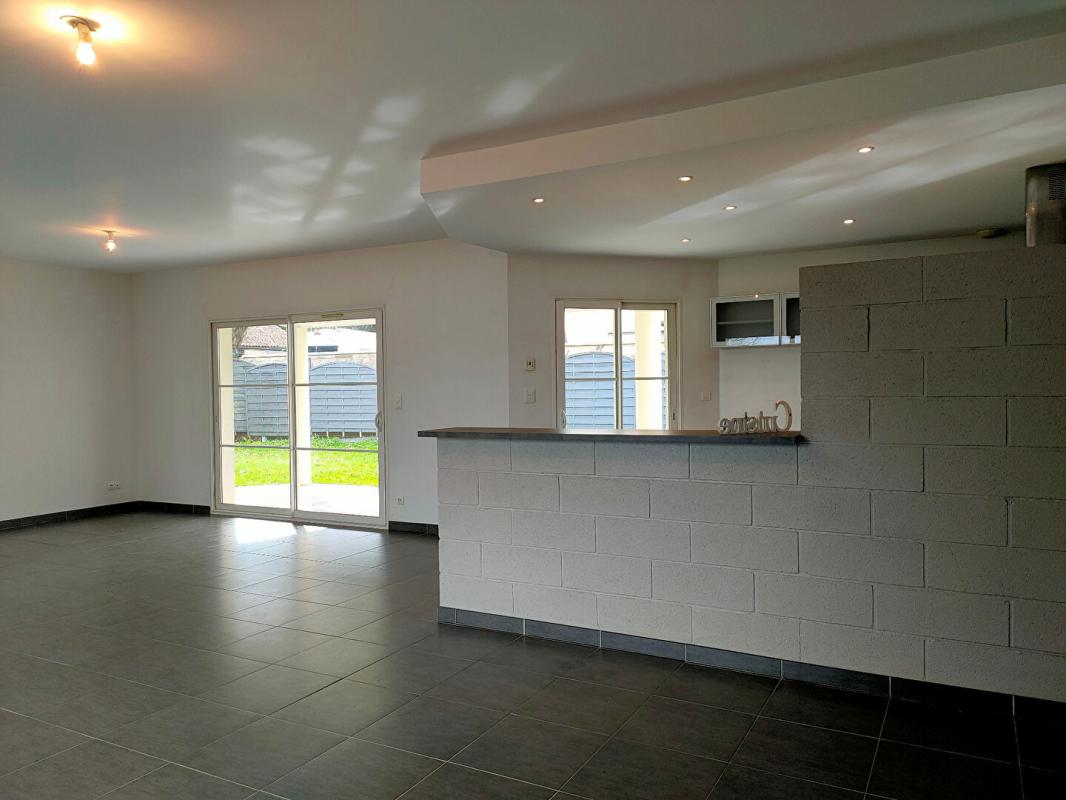 BEYCHAC-ET-CAILLAU MAISON 120 m² - GARAGE 15 m² - TERRAIN 680 m² 13