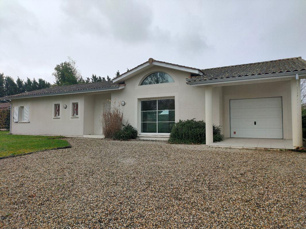 BEYCHAC-ET-CAILLAU MAISON 120 m² - GARAGE 15 m² - TERRAIN 680 m² 2