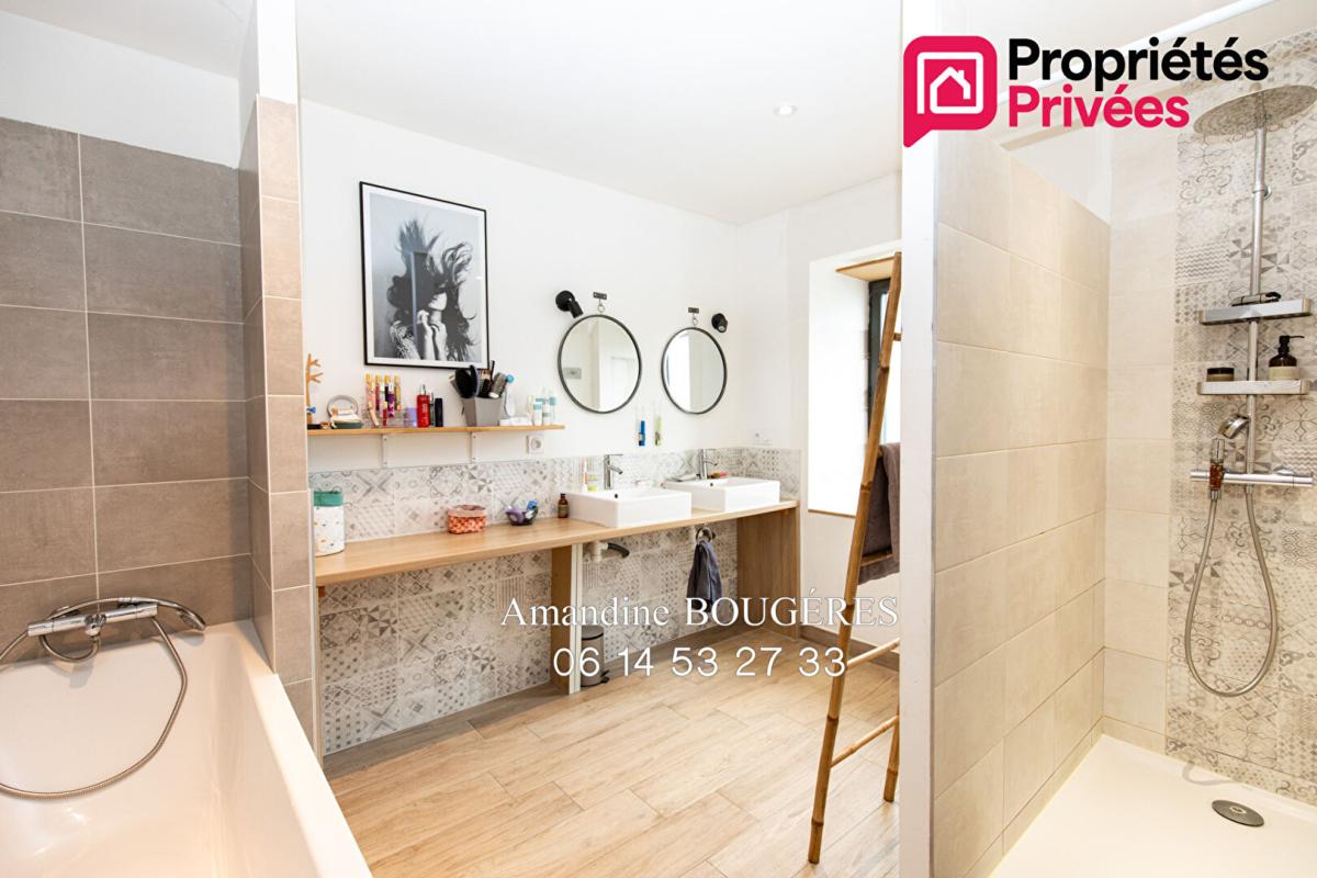 VITRE VITRE 35500 - PROCHE GARE A PIED- CENTRE VILLE -193 M² - 5 CHAMBRES - JARDIN - 579 000 EUROS HAI - STATIONNEMENT 8