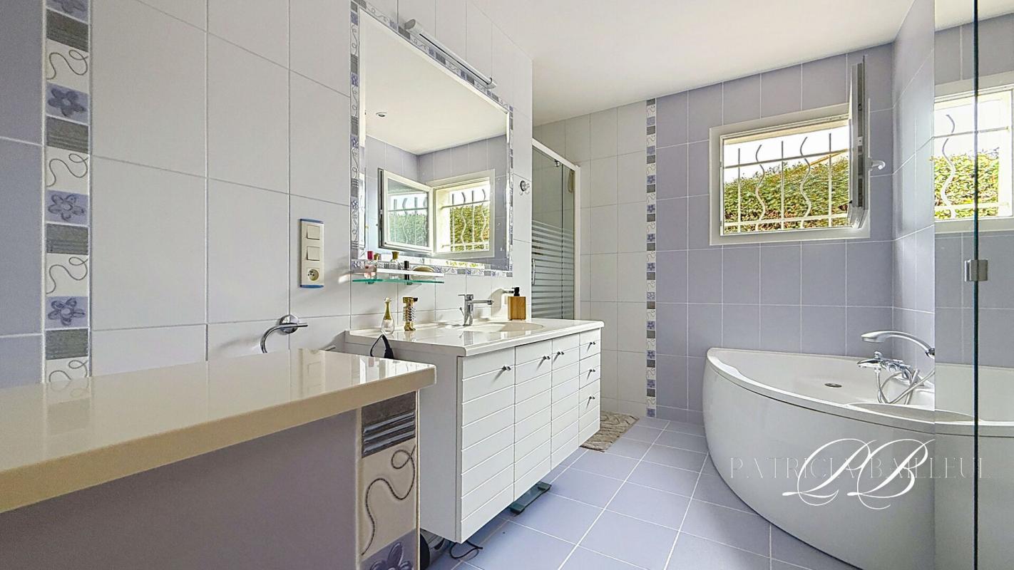 CASES-DE-PENE Maison 6 pièce(s) 120 m2 avec studio de 18m2 17