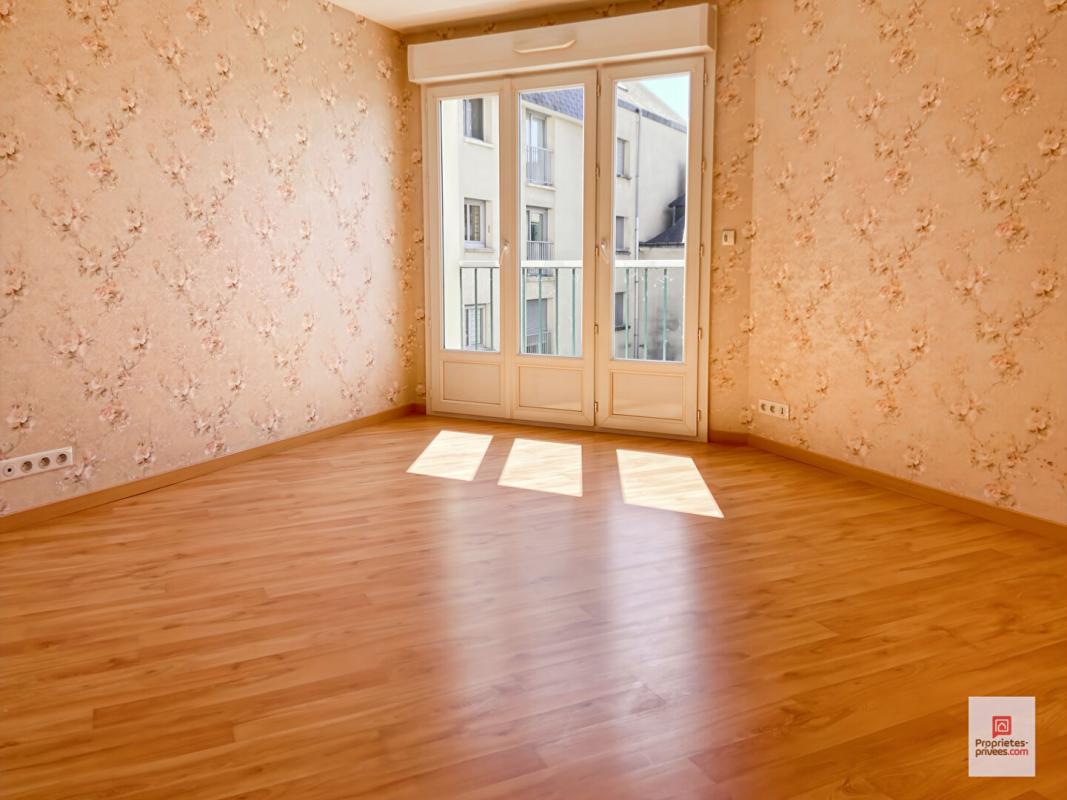 SABLE-SUR-SARTHE Appartement Sable Sur Sarthe 5 pièce(s) 85.65 m2 5