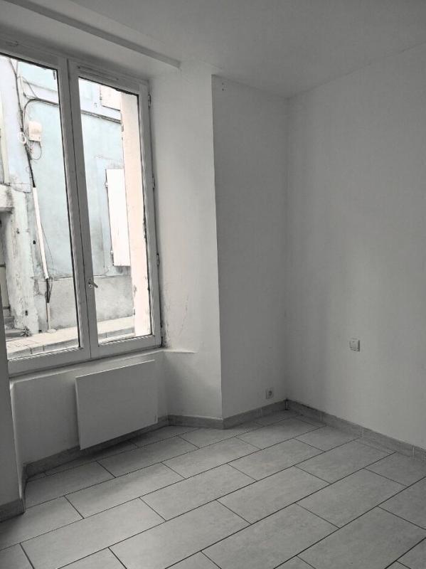 LAMBESC Grand T3 de 87 m² avec terrasse et jardin en plein centre de Lambesc, fort potentiel après rénovation 10