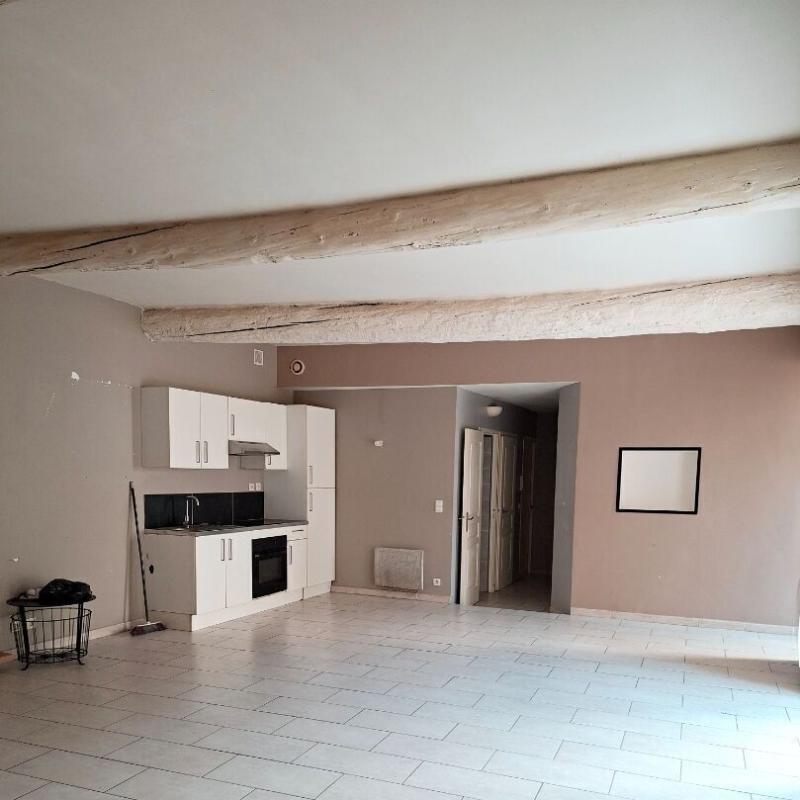 LAMBESC Grand T3 de 87 m² avec terrasse et jardin en plein centre de Lambesc, fort potentiel après rénovation 9