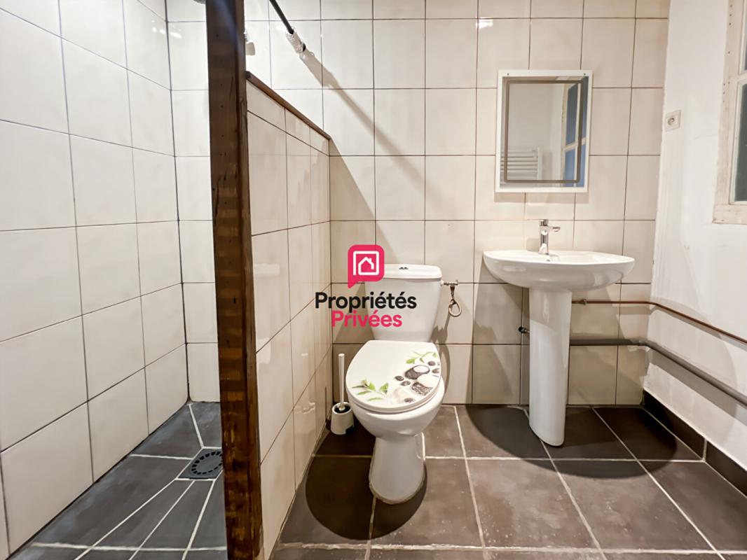 BAZAS Maison de ville composée de 2 appartements 6