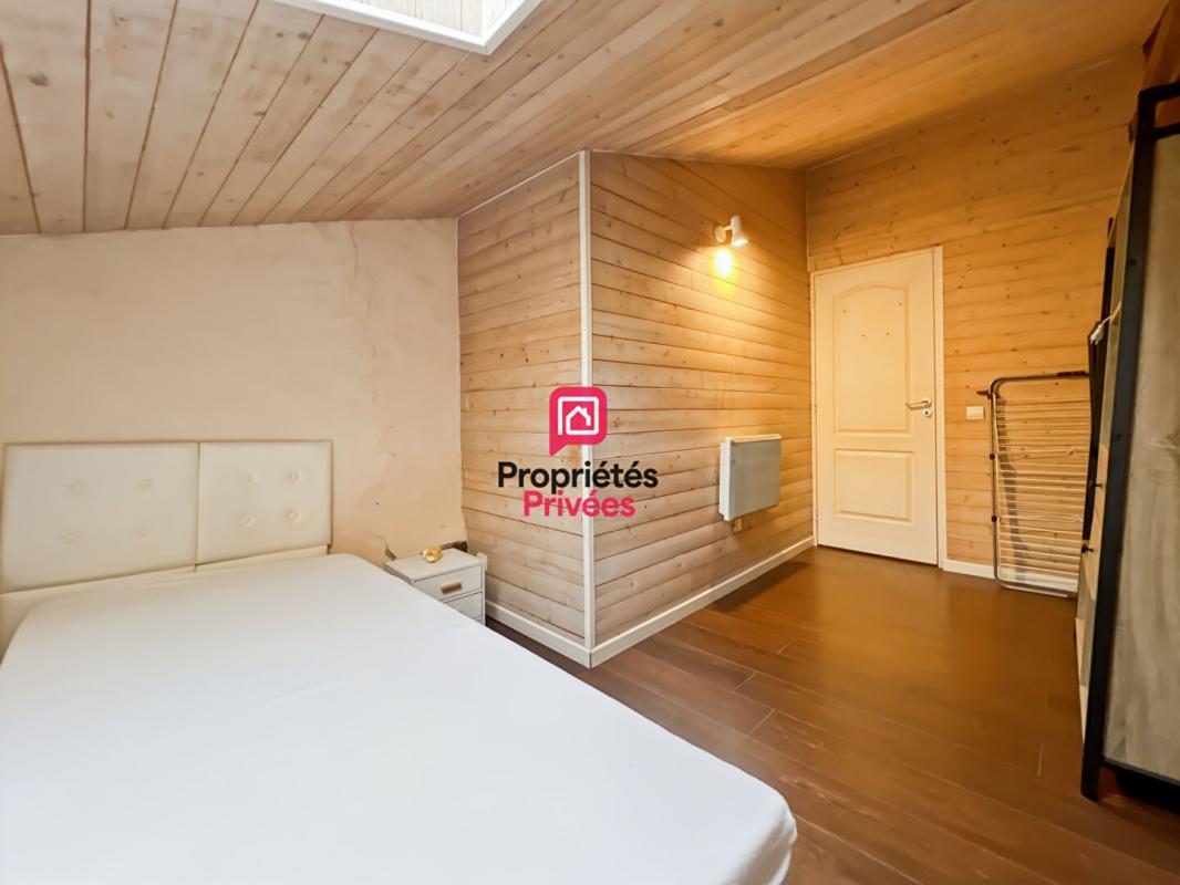 BAZAS Maison de ville composée de 2 appartements 7