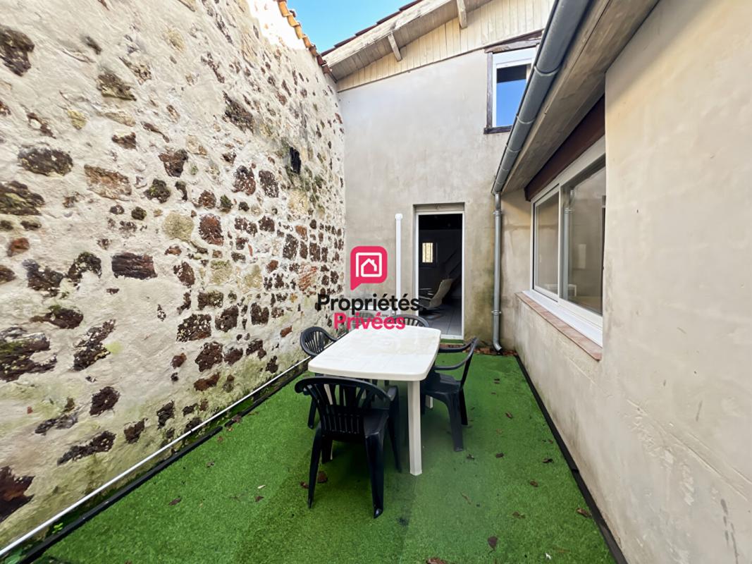 BAZAS Maison de ville composée de 2 appartements 9