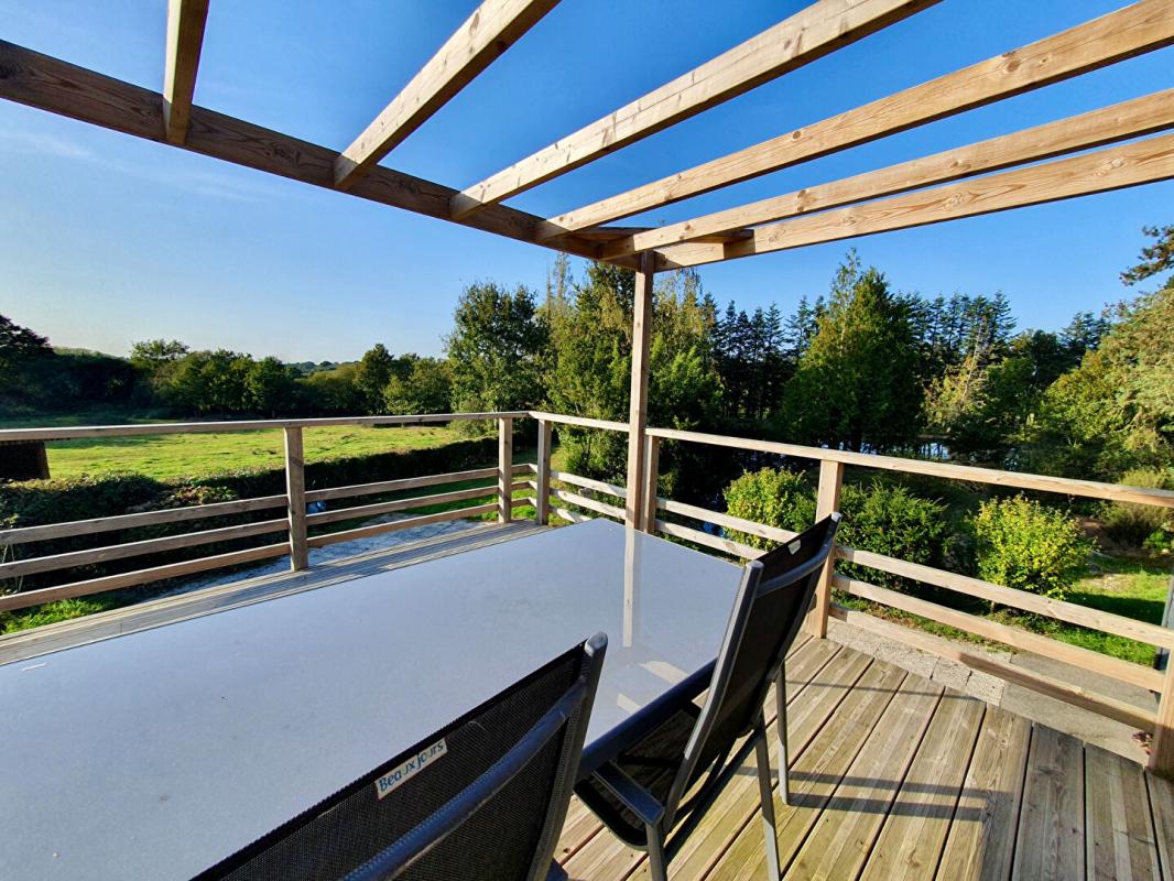 SAINTE-REINE-DE-BRETAGNE Jolie maison néo-bretonne avec étang, dépendances & 2 hectares de terrain, pré inclut. Sans vis-à-vis 12