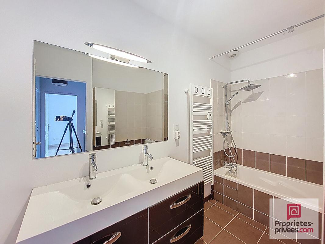 CHATEAURENARD Maison Châteaurenard 4 pièce(s) 80 m2 3 chambres jardin garage 8