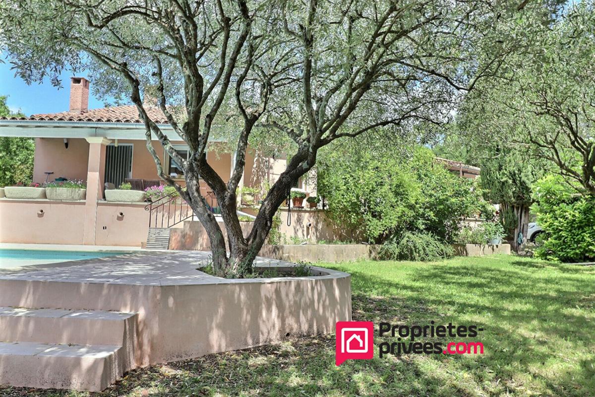 UZES Uzès, direction Nîmes, Villa avec piscine et garage 4