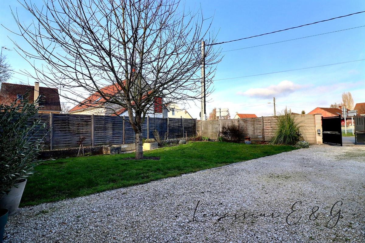 MOUY MOUY 60250 - Maison entièrement rénovée 3 chambres, accès véhicule, jardin , DPE A 11