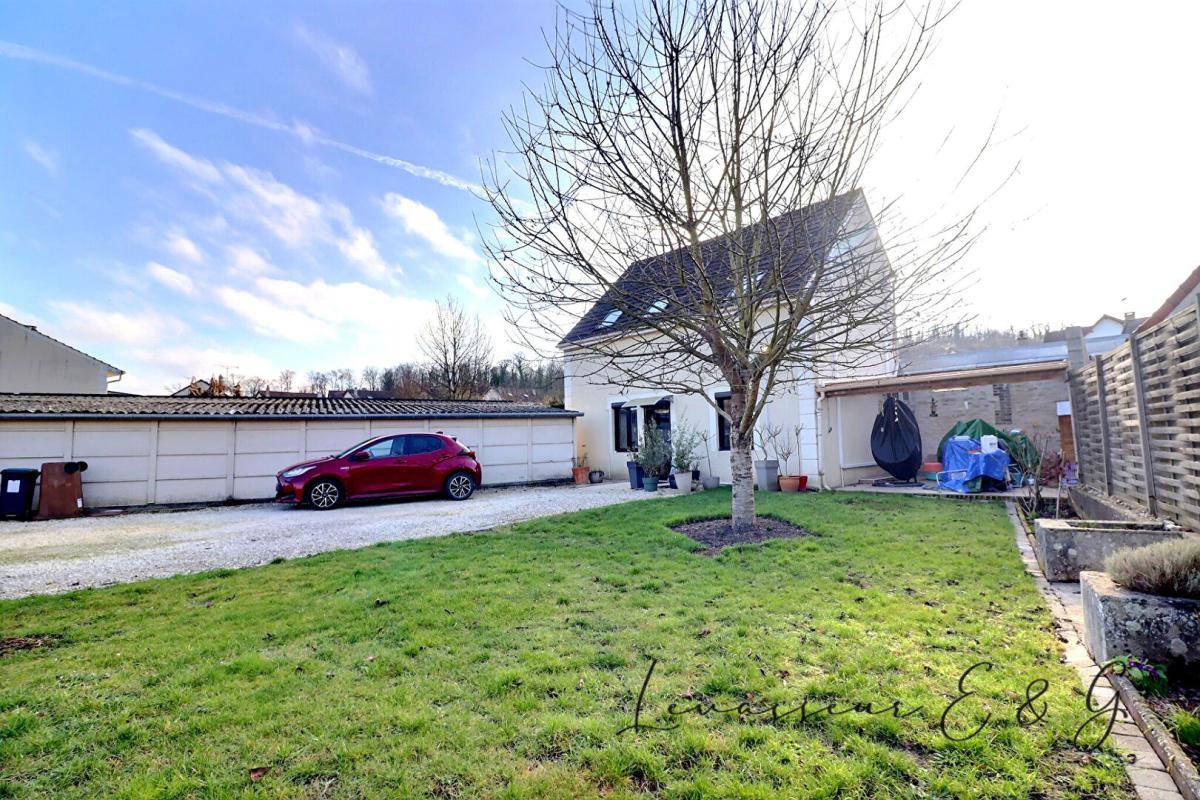 MOUY MOUY 60250 - Maison entièrement rénovée 3 chambres, accès véhicule, jardin , DPE A 12