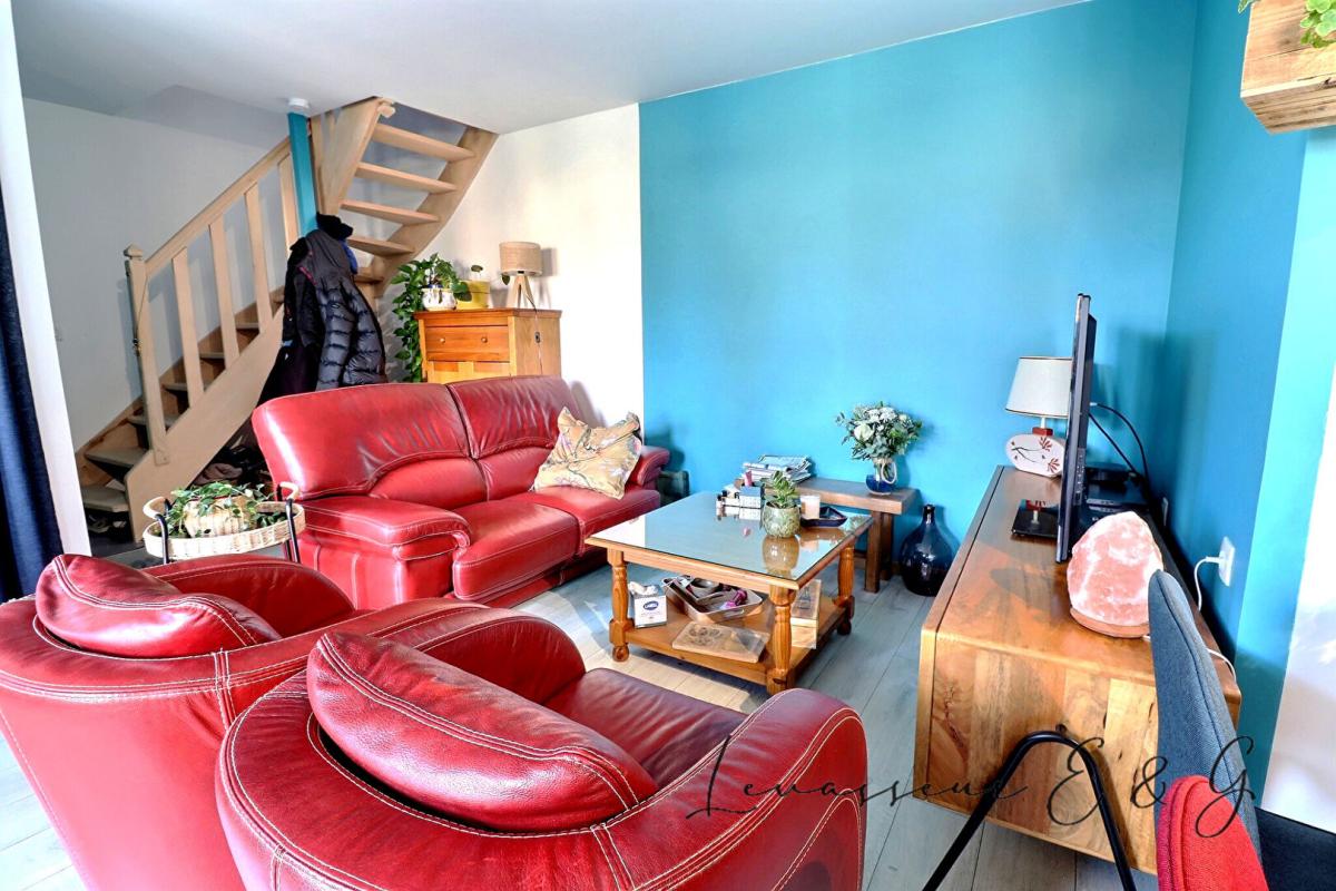 MOUY MOUY 60250 - Maison entièrement rénovée 3 chambres, accès véhicule, jardin , DPE A 2