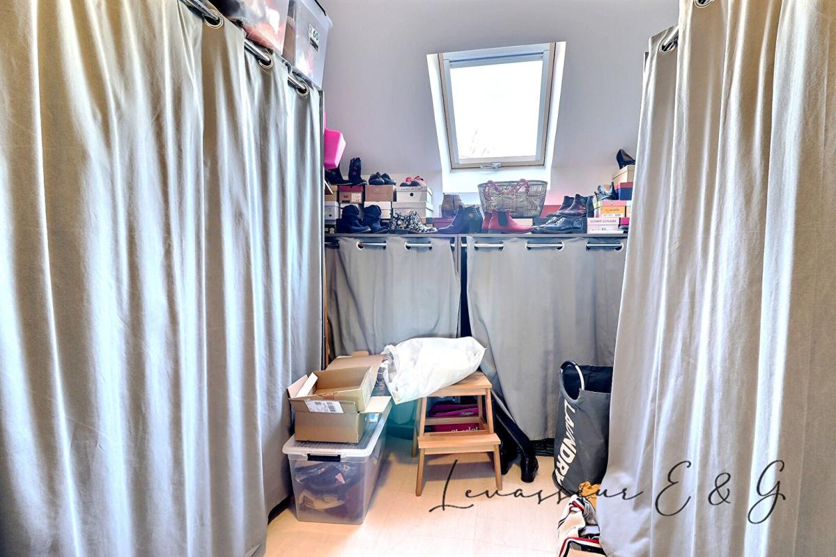 MOUY MOUY 60250 - Maison entièrement rénovée 3 chambres, accès véhicule, jardin , DPE A 9