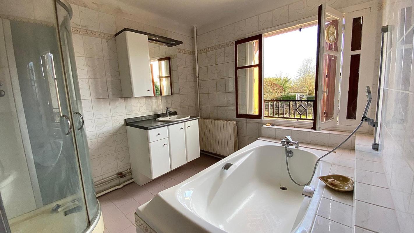 SAINT-SAULGE Maison 8 pièce(s) 200 m2 12