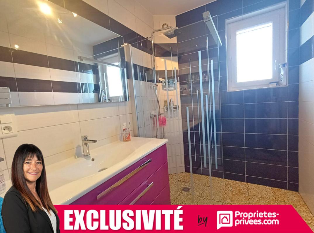 LA PACAUDIERE Maison Saint Martin d'Estreaux 9 pièce(s) 154 m2 10