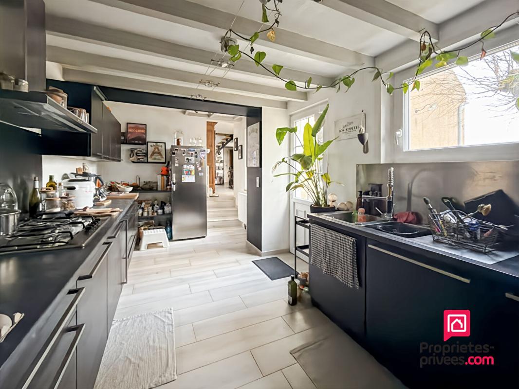 AVALLON Maison Avallon 4 chambres avec terrain et dépendance 5