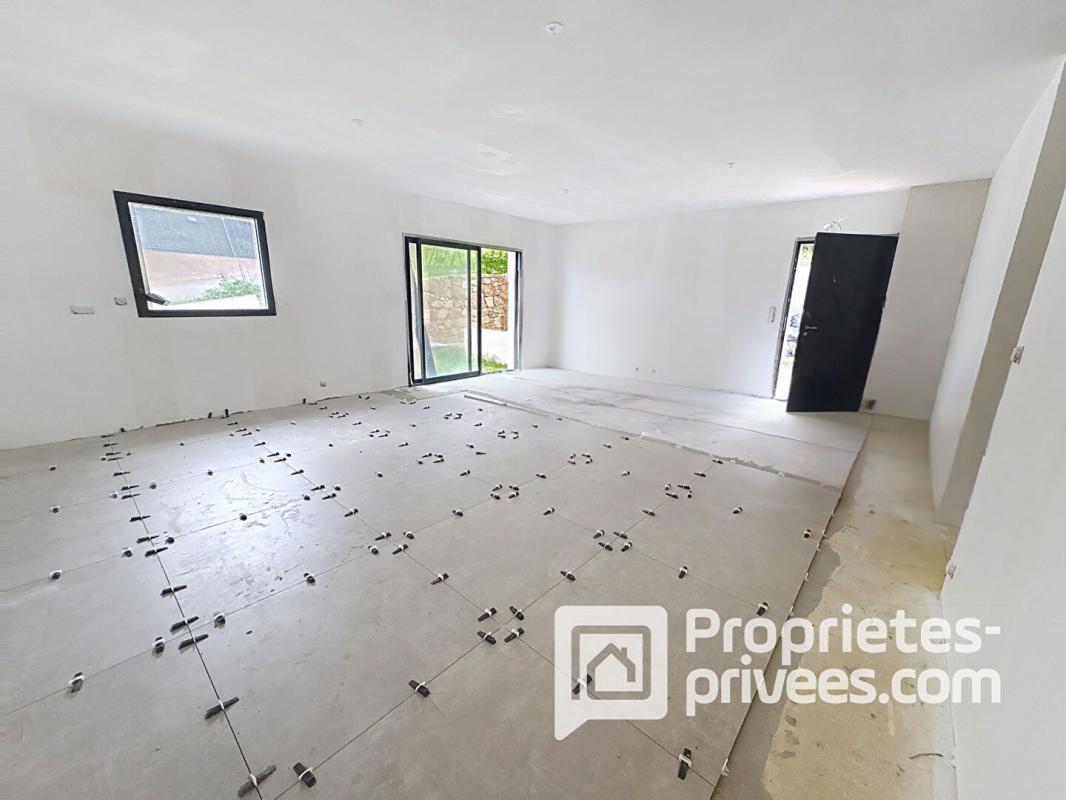 GROSSETO-PRUGNA Appartement  de type T3 de 80 m² en RDJ 1