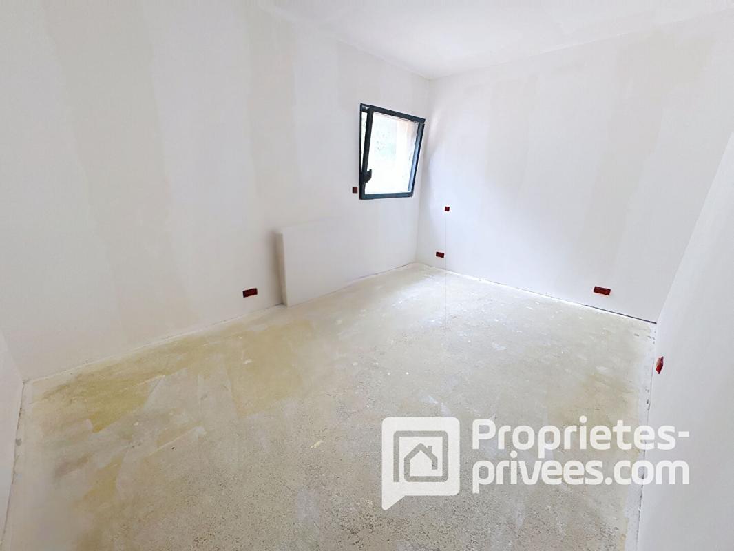 GROSSETO-PRUGNA Appartement  de type T3 de 80 m² en RDJ 4
