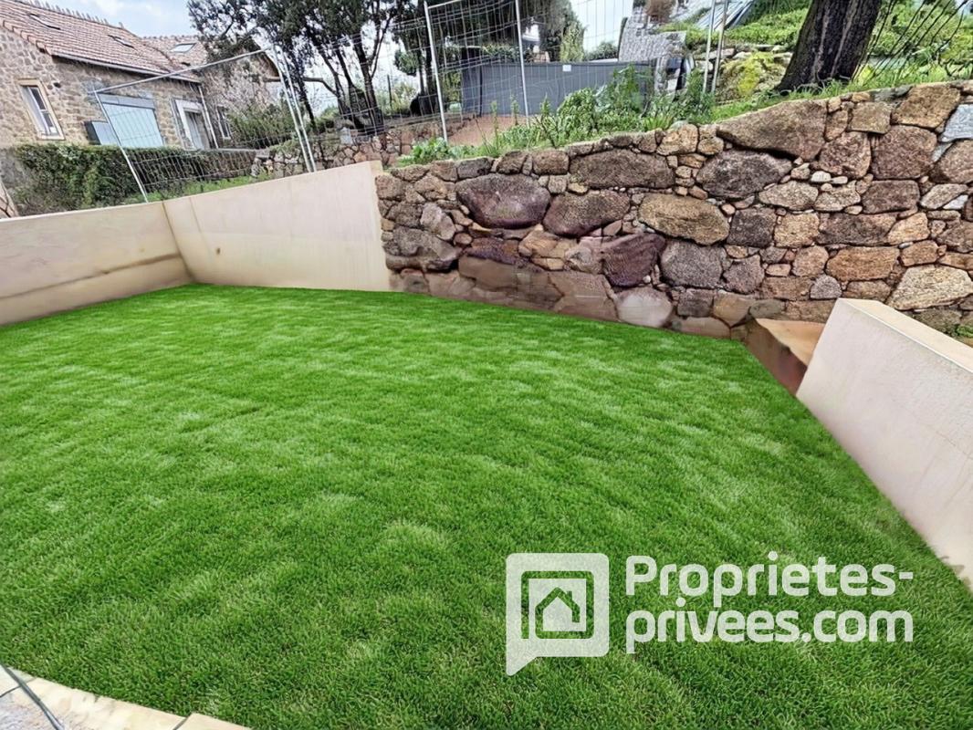 GROSSETO-PRUGNA Appartement  de type T3 de 80 m² en RDJ 5