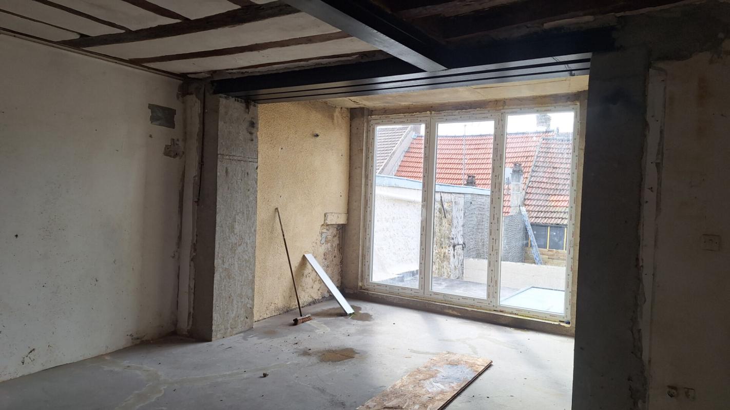 CHEVREUSE Appartement  1 pièce(s) 31 m2 au 1er étage A Rénover 1