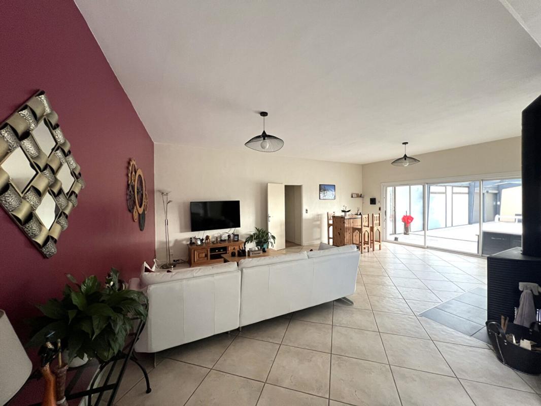 JOZE Maison avec jardin et piscine 10