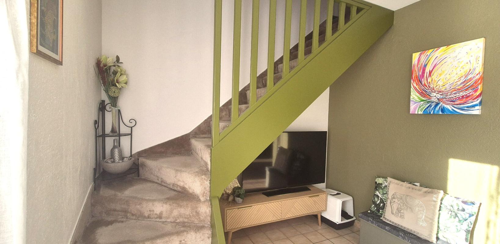 SAINT-DIZIER Belle Maison Individuelle de 116 m² Rénovée avec Goût comprenant une Cour, Bureau, Buanderie, Réserve, Terrasse et un joli Terrain Clos et entretenu de 271 m² 11