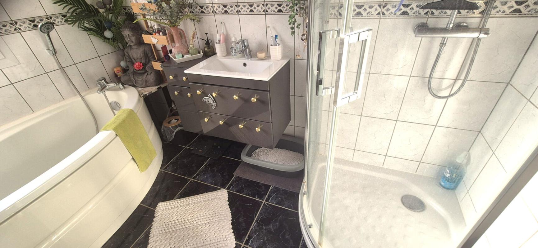 SAINT-DIZIER Belle Maison Individuelle de 116 m² Rénovée avec Goût comprenant une Cour, Bureau, Buanderie, Réserve, Terrasse et un joli Terrain Clos et entretenu de 271 m² 15