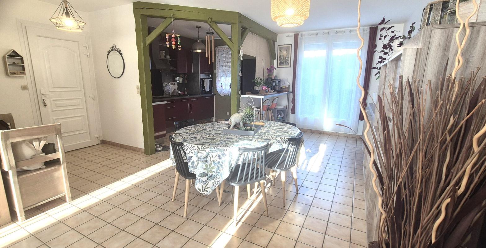 SAINT-DIZIER Belle Maison Individuelle de 116 m² Rénovée avec Goût comprenant une Cour, Bureau, Buanderie, Réserve, Terrasse et un joli Terrain Clos et entretenu de 271 m² 8