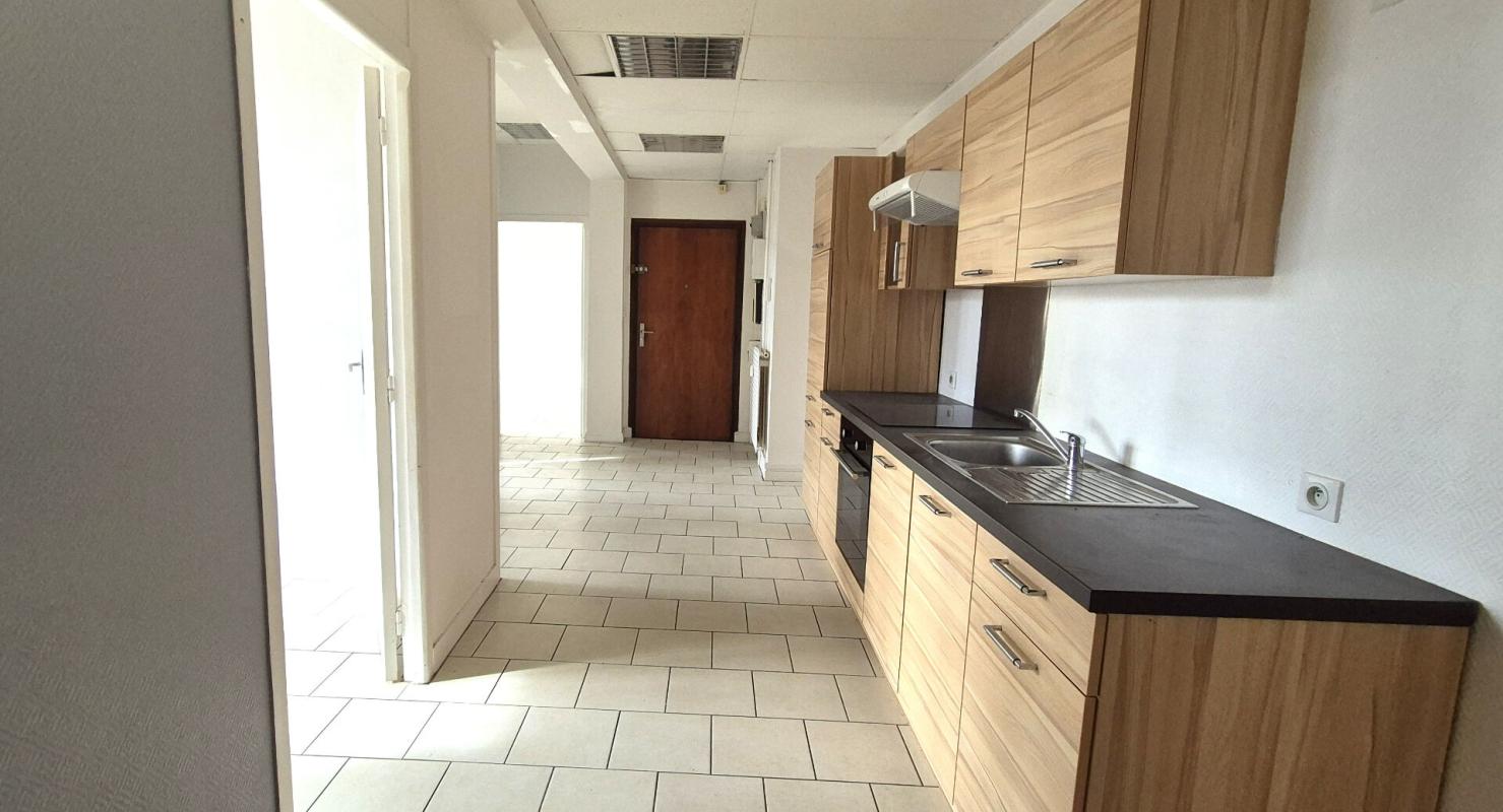 SAINT-DIZIER Bel Appartement Résidentiel de 72 m² avec Ascenseur, Hall d'entrée sécurisé, Interphone, Local technique et Terrain clos, sécurisé et paysager de 4810 m² 13