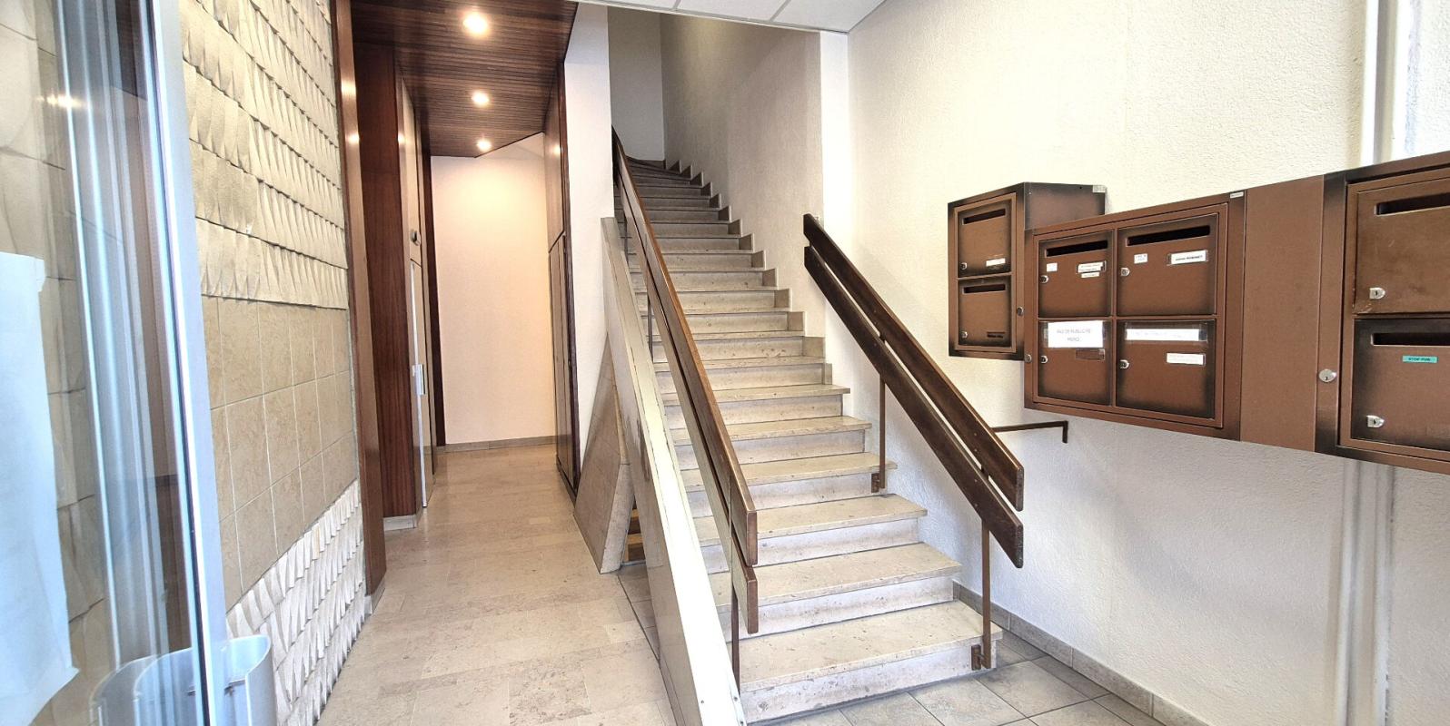 SAINT-DIZIER Bel Appartement Résidentiel de 72 m² avec Ascenseur, Hall d'entrée sécurisé, Interphone, Local technique et Terrain clos, sécurisé et paysager de 4810 m² 15