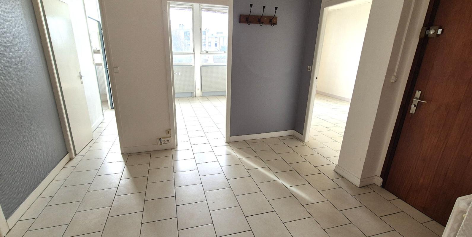 SAINT-DIZIER Bel Appartement Résidentiel de 72 m² avec Ascenseur, Hall d'entrée sécurisé, Interphone, Local technique et Terrain clos, sécurisé et paysager de 4810 m² 8