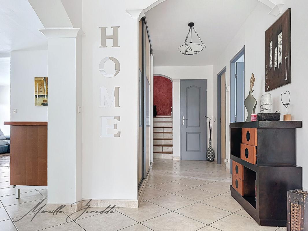 JONQUIERES-SAINT-VINCENT Jonquieres Saint Vincent VILLA 5 pièces122 m² PISCINE ET GARAGE 10