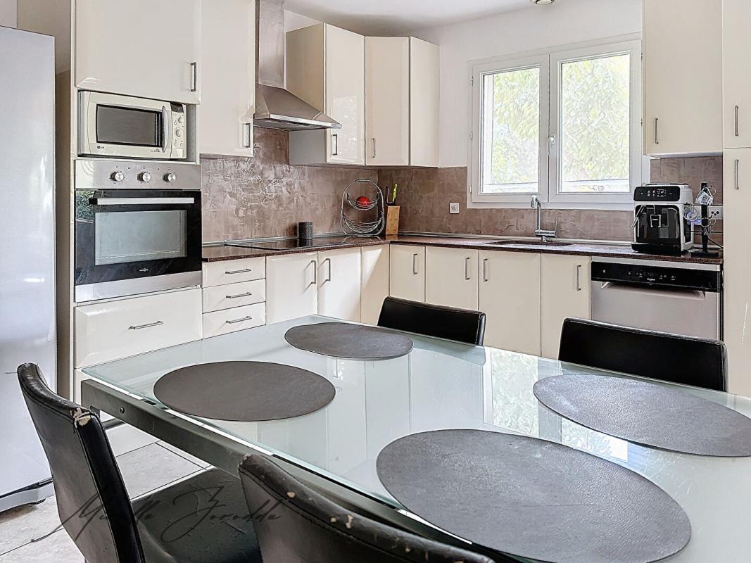 JONQUIERES-SAINT-VINCENT Jonquieres Saint Vincent VILLA 5 pièces122 m² PISCINE ET GARAGE 7