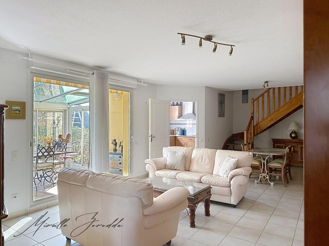 JONQUIERES-SAINT-VINCENT A VENDRE VILLA Jonquieres Saint Vincent 4 piéces de 124m² avec véranda, parking et terrasse 6