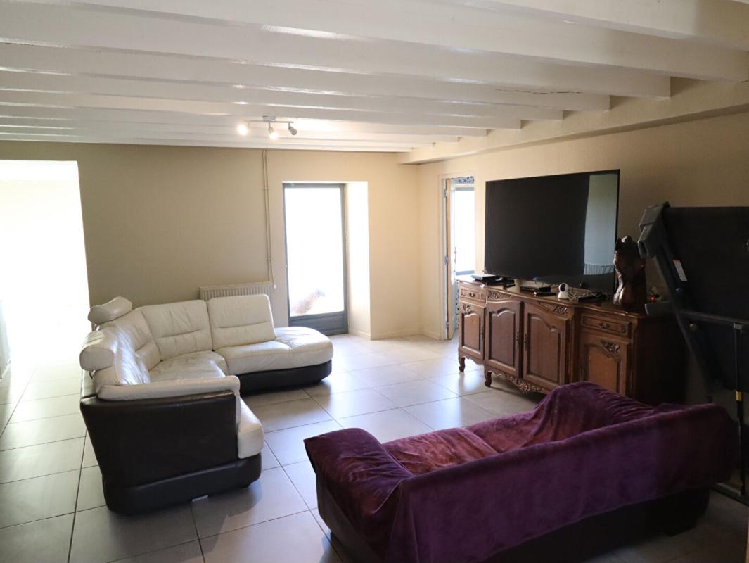 COURPIERE Corps de ferme 6 pièce(s) 350 m2 environ + terrain 27ha avec sources + dépendances 6