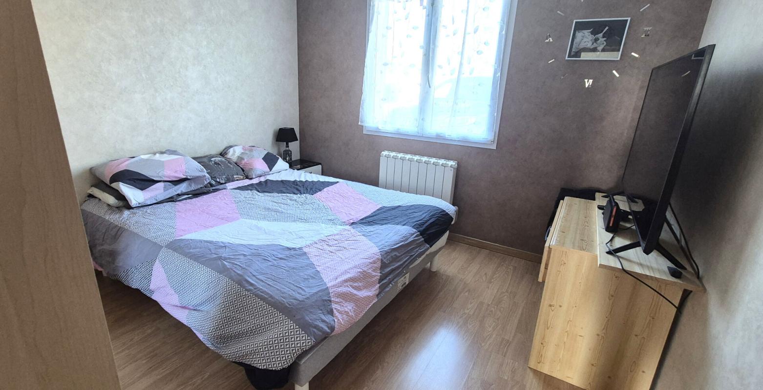 SAINT-DIZIER Superbe Pavillon Individuel de Plain-pied de 117 m² Entièrement Rénové avec sa Cour avant de 100 m², Patio, Terrasse avec Barbecue, SPA Massant de 6 Personnes, Terrain de Pétanque, Garage de 29 m² et un joli Terrain Clos, Arboré et entretenu de 1600 m² 13